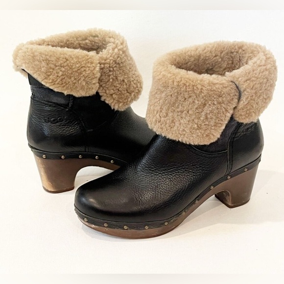 UGG Amoret Black Shearling Clog Booties Size 7 LNC - Picture 3 of 9